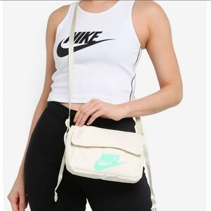 Nike Futura 365 Crossbody Bag
